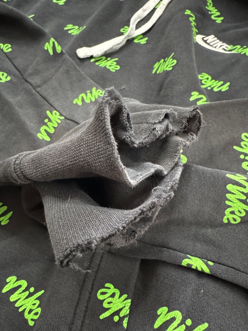 Nike vintage Black Hoodie with Green Script logo Print XL - Picture 12 of 12